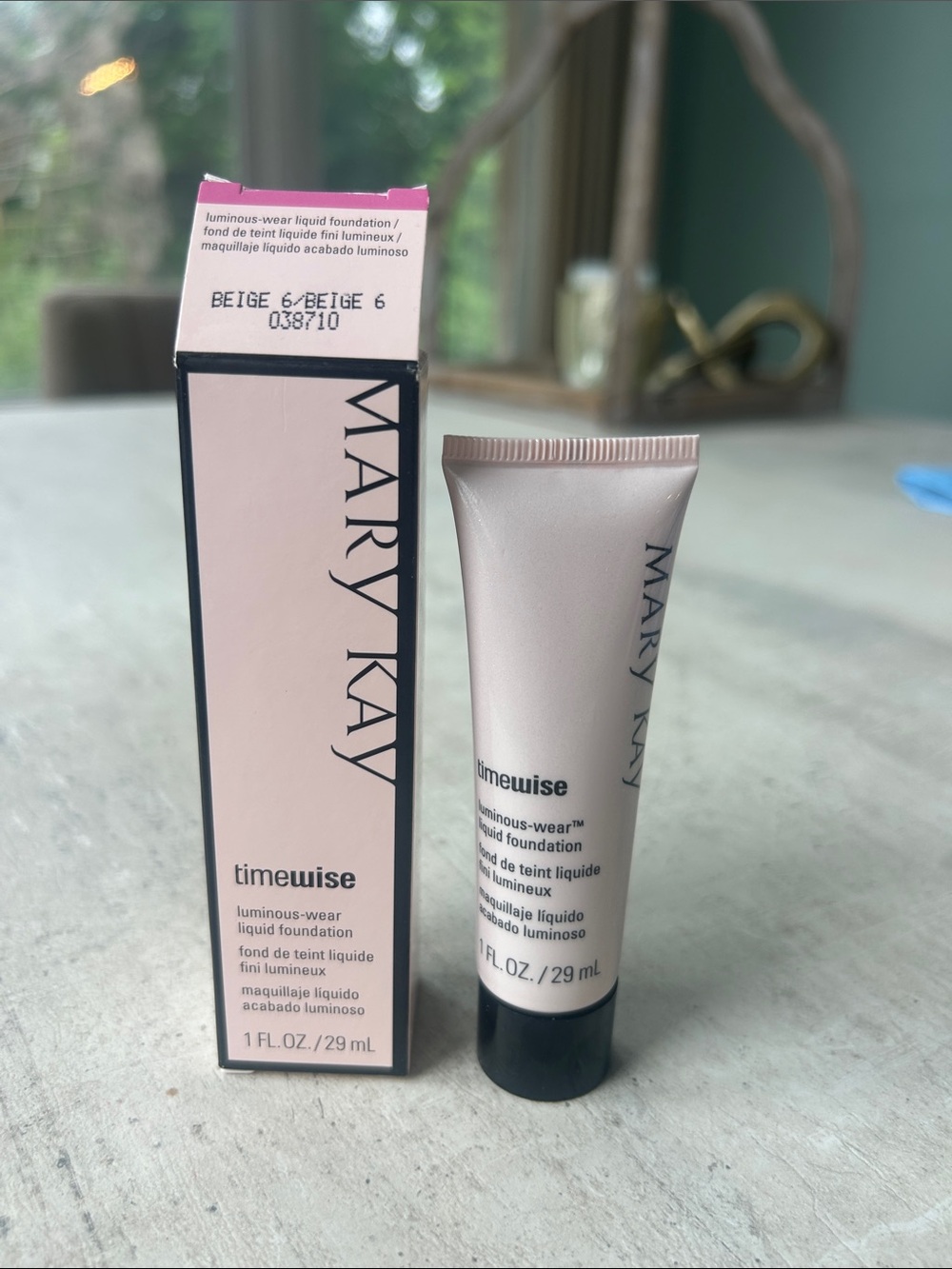 Mary Kay Timewise Luminous-Wear Liquid Foundation - Beige 6 NIB